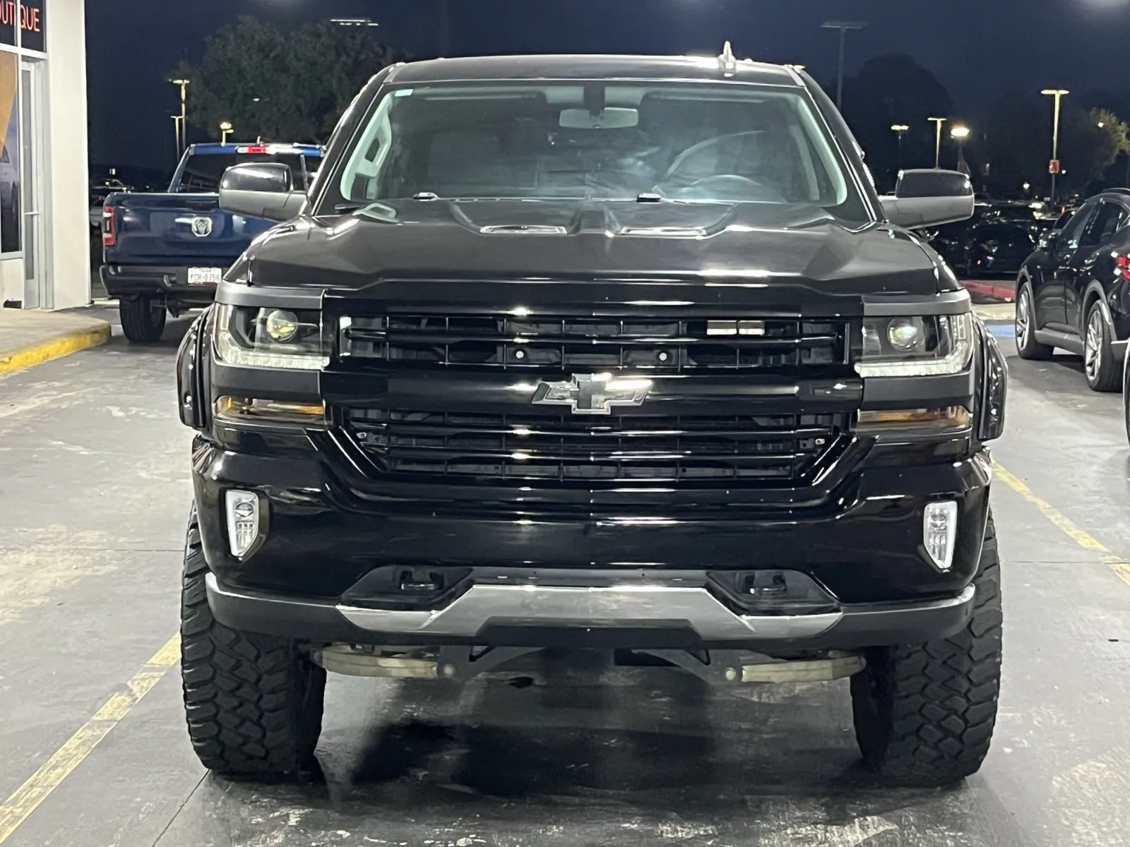 Chevrolet Silverado photo 4