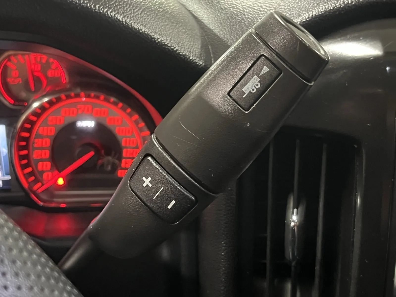 Chevrolet Silverado photo 19