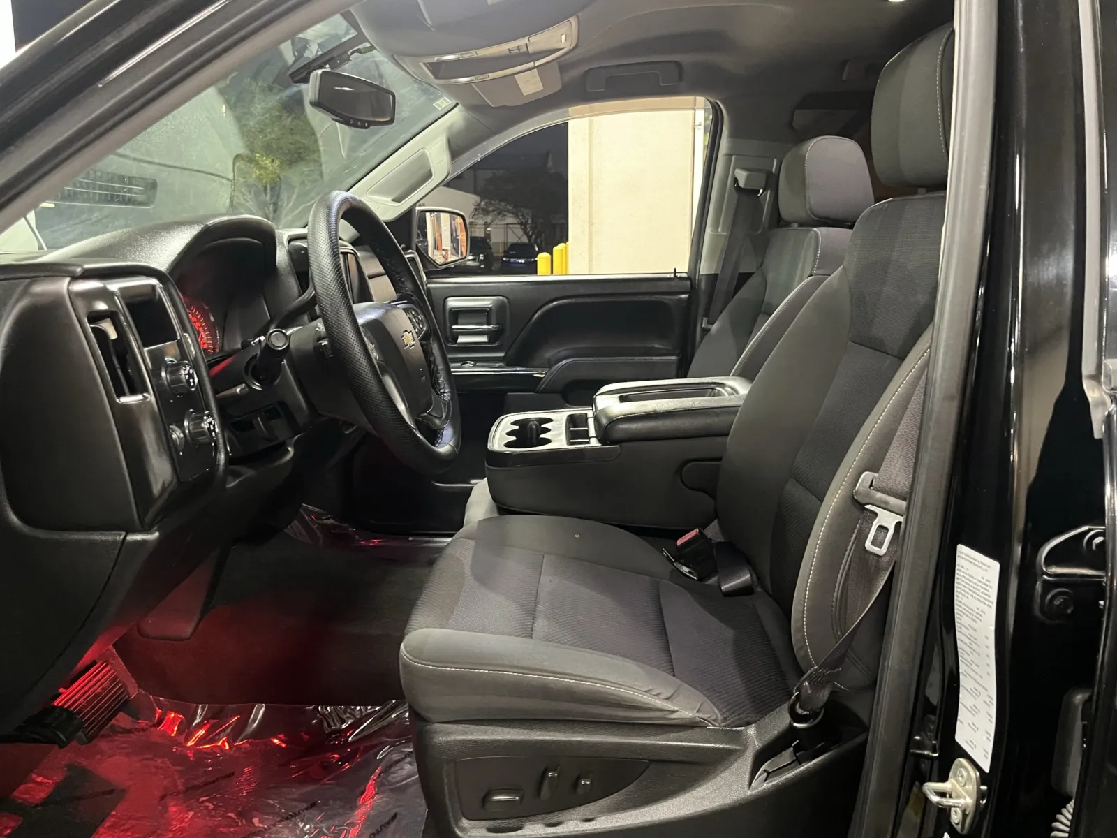 Chevrolet Silverado photo 24