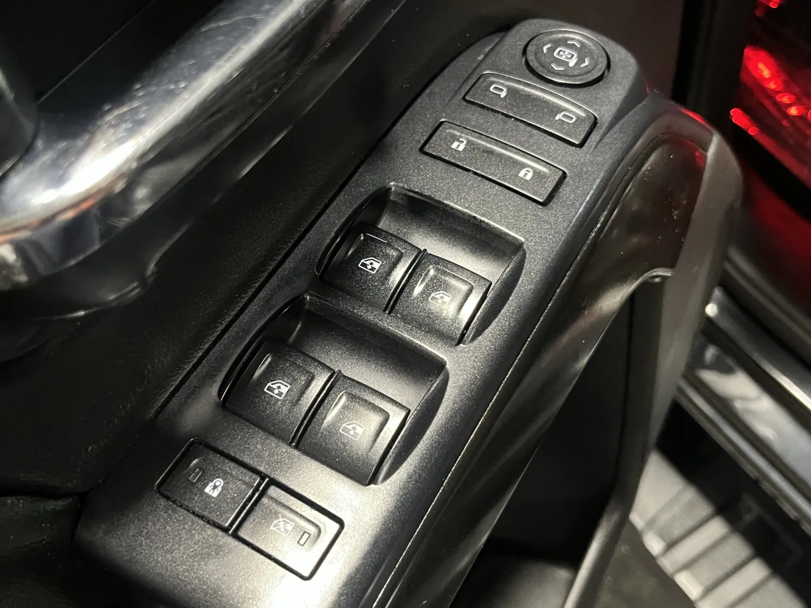 Chevrolet Silverado photo 22