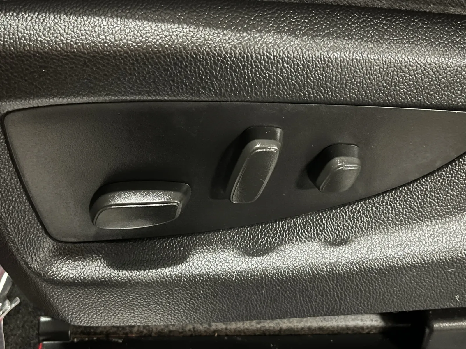 Chevrolet Silverado photo 23