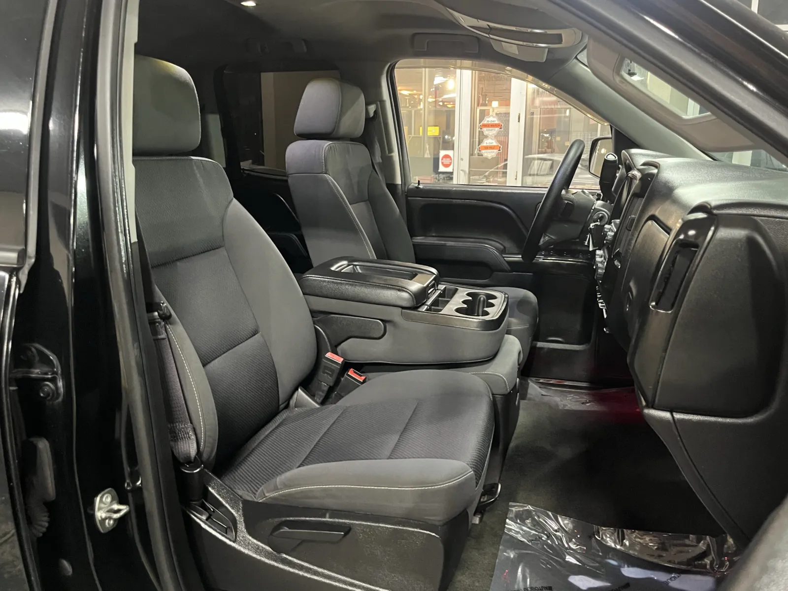 Chevrolet Silverado photo 25
