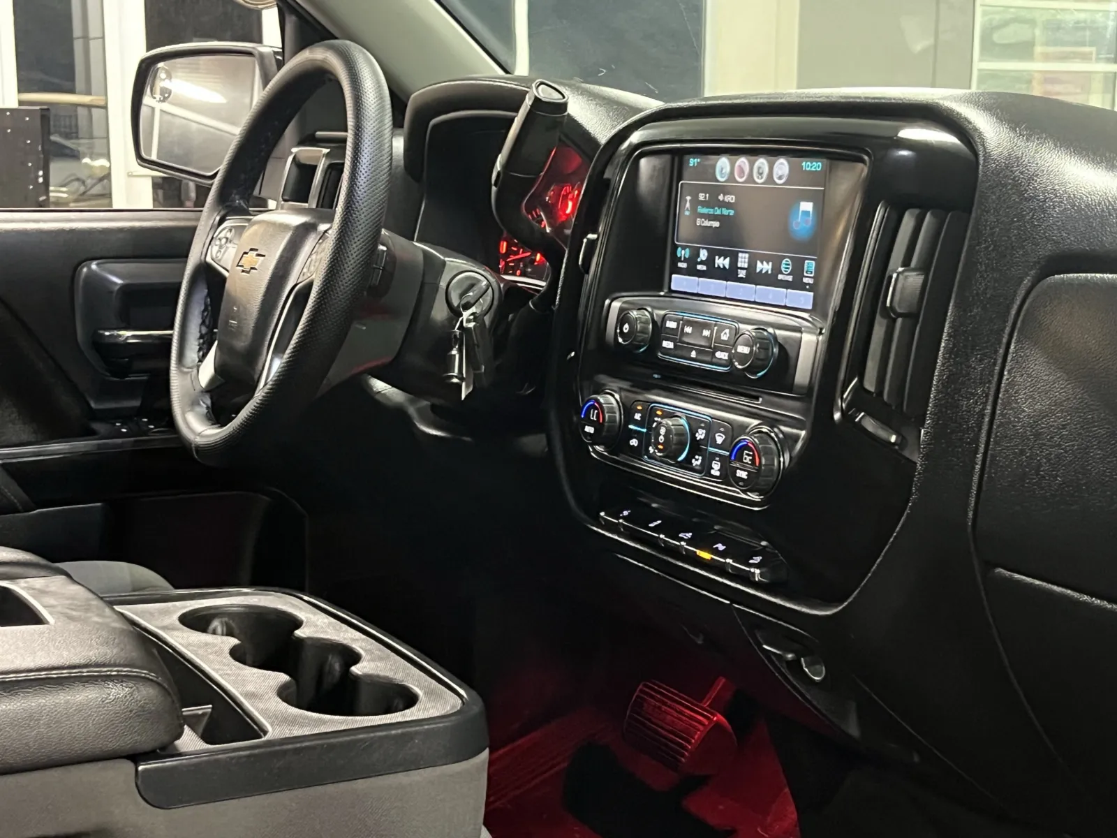 Chevrolet Silverado photo 13