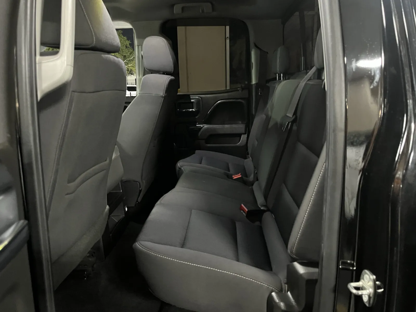 Chevrolet Silverado photo 26