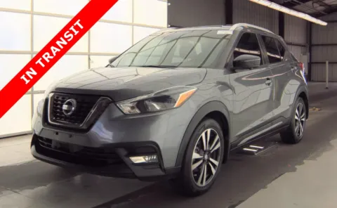 Gray 2019 Nissan Kicks SR for sale in Alvin, TX