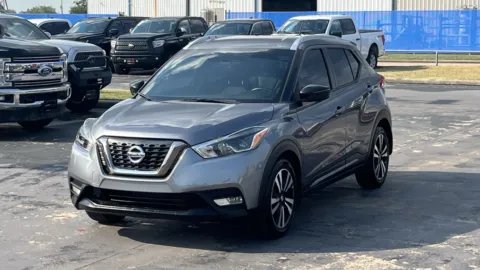 Gray 2019 Nissan Kicks SR for sale in Alvin, TX