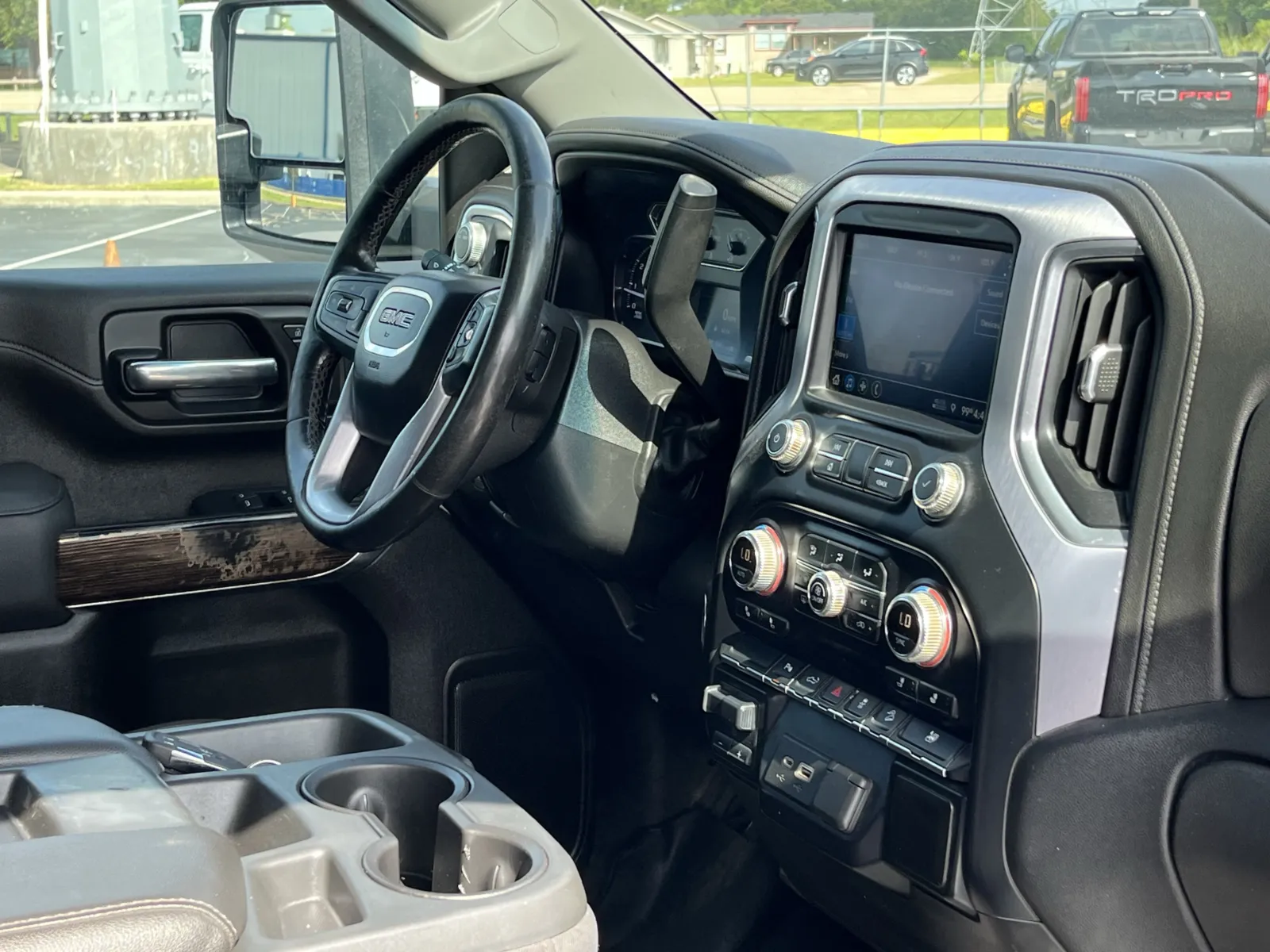 GMC Sierra photo 12