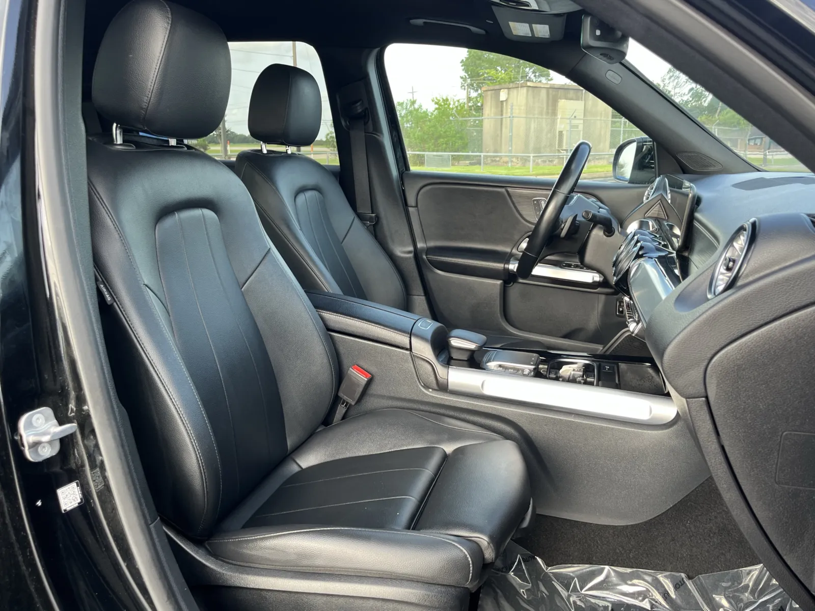 Mercedes-Benz GLB photo 27