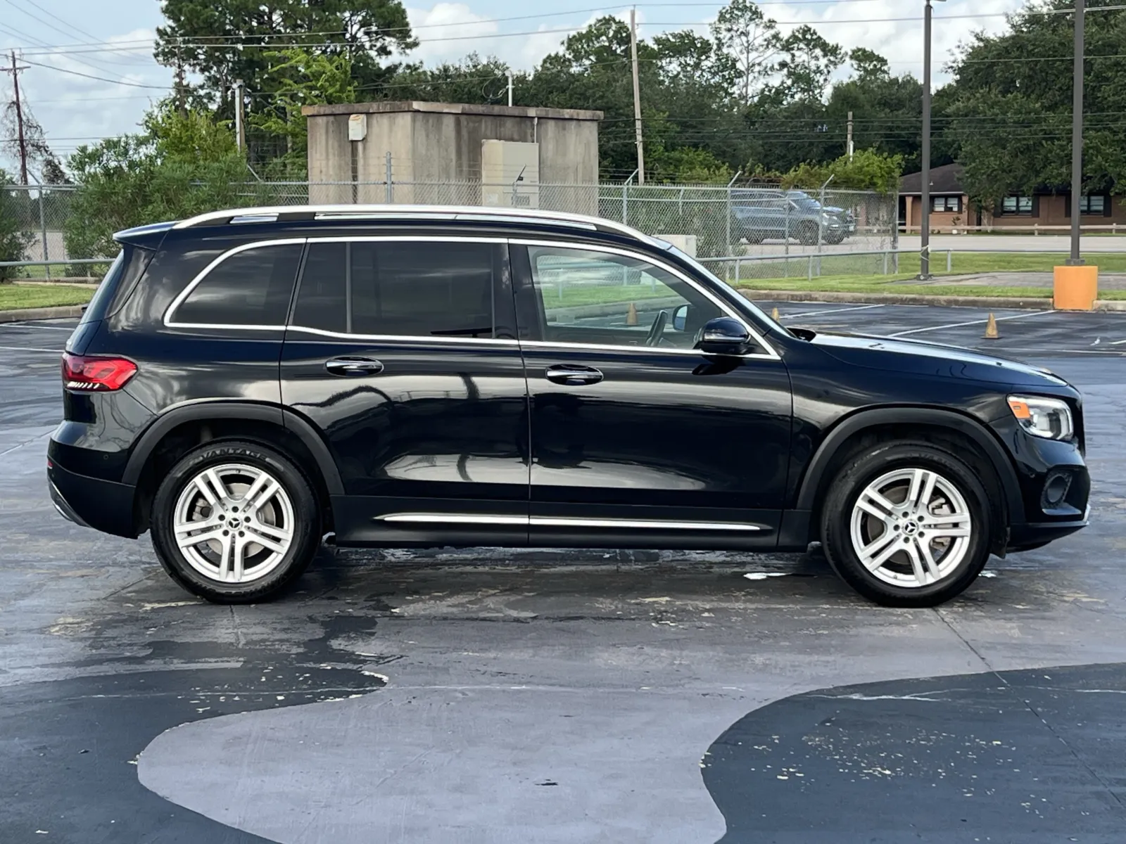Mercedes-Benz GLB photo 8