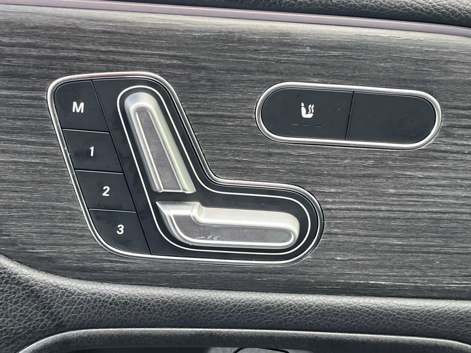 Mercedes-Benz GLB photo 25
