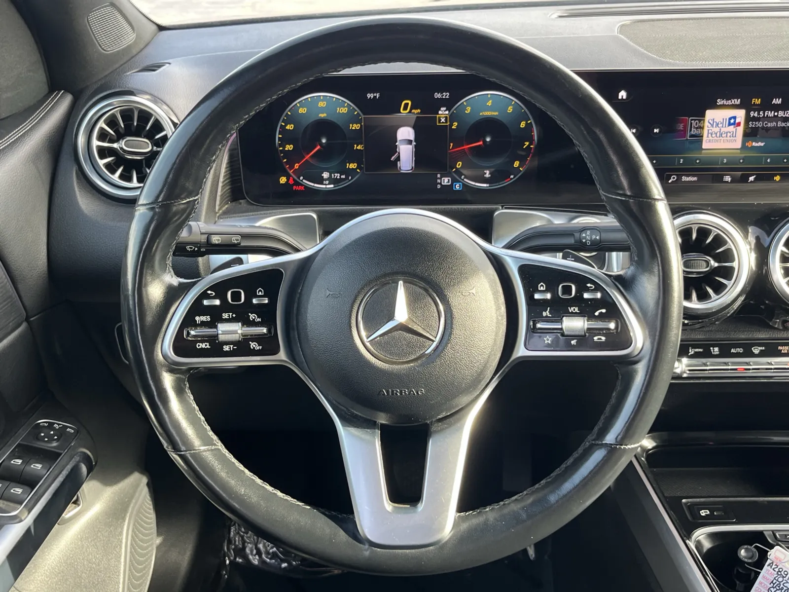 Mercedes-Benz GLB photo 16