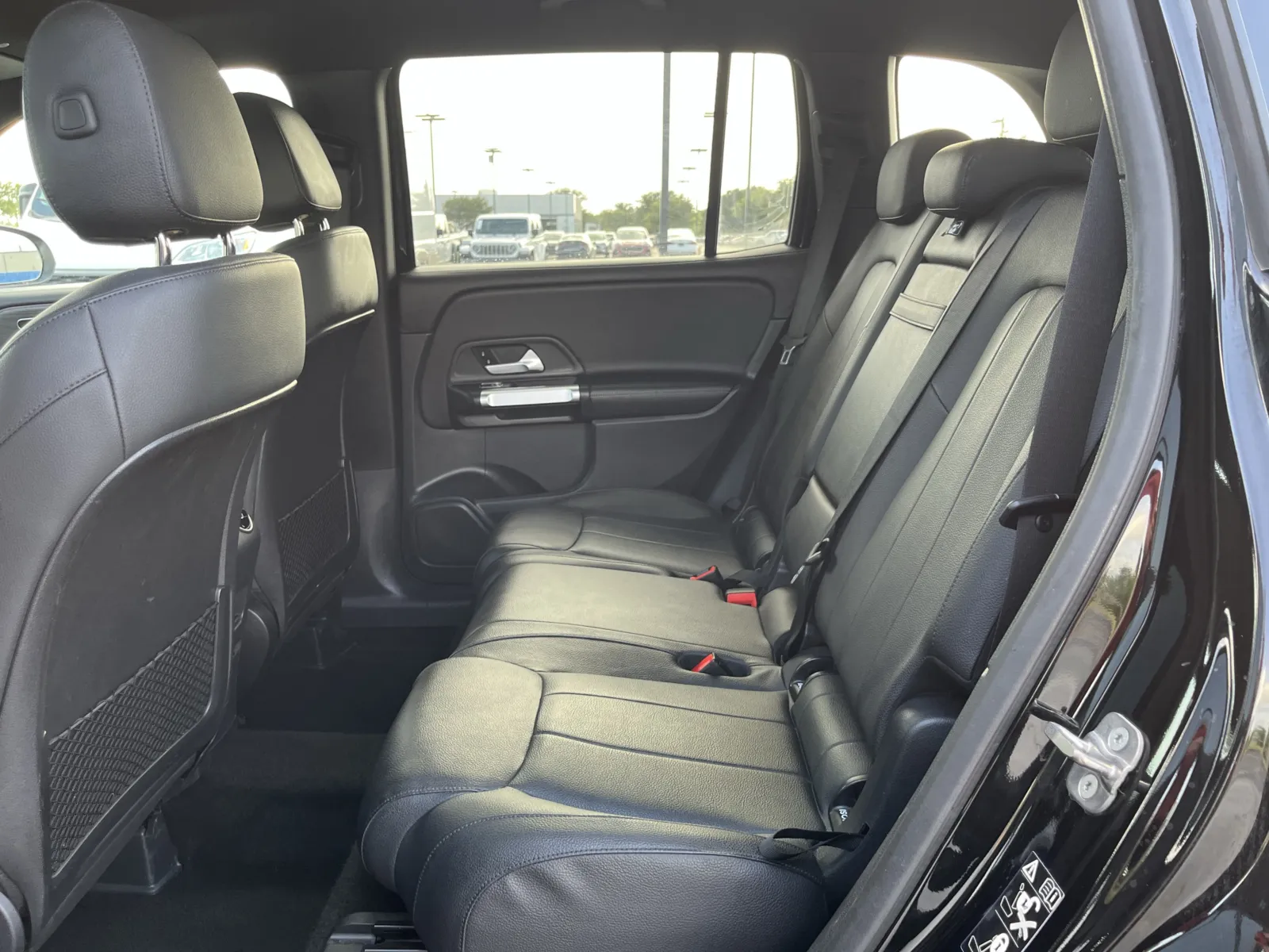 Mercedes-Benz GLB photo 28