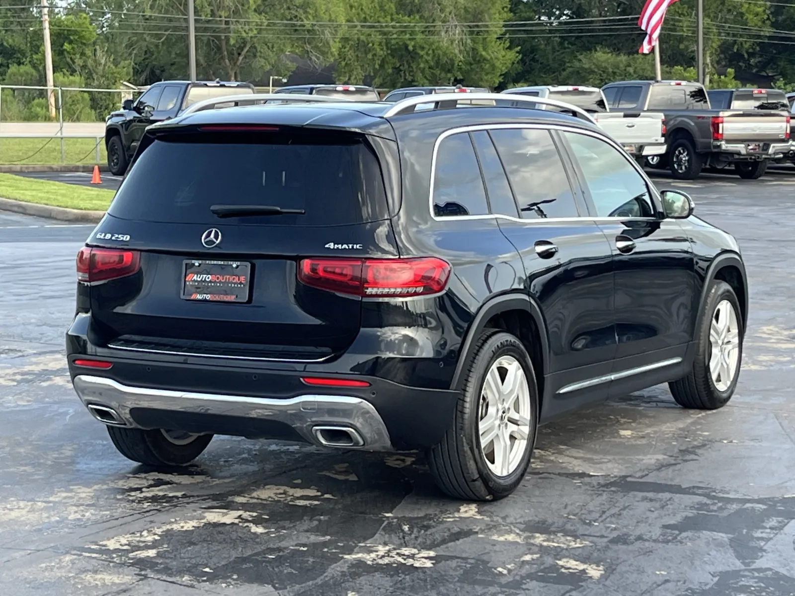 Mercedes-Benz GLB photo 6
