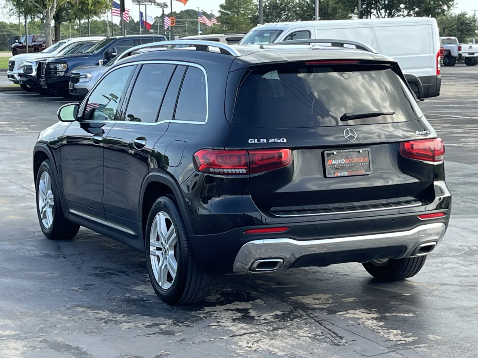 Mercedes-Benz GLB photo 7