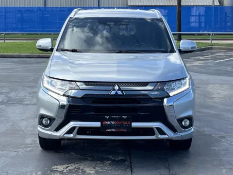More photos of 2022 Mitsubishi Outlander PHEV SEL at Auto Boutique Texas, TX