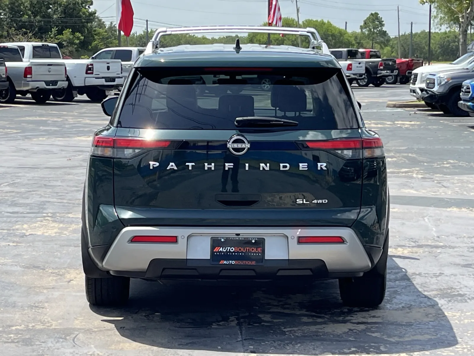 Nissan Pathfinder photo 6