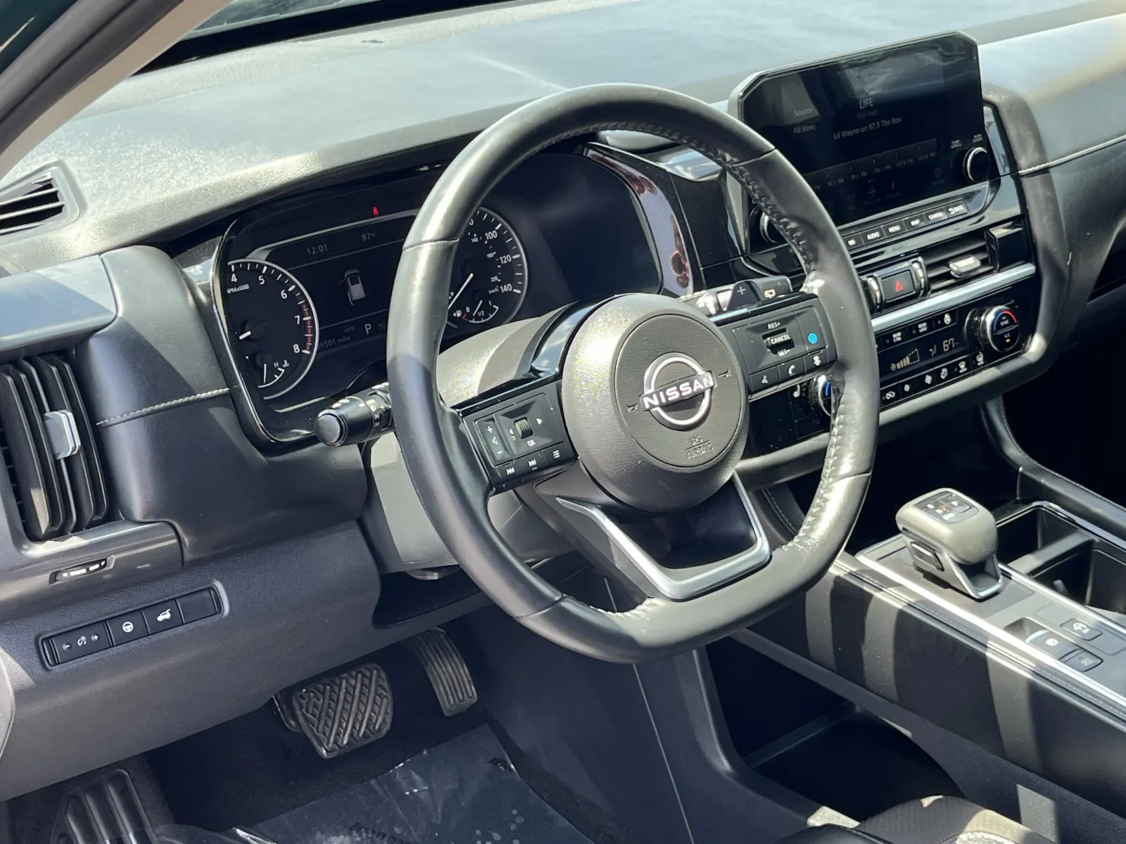 Nissan Pathfinder photo 14
