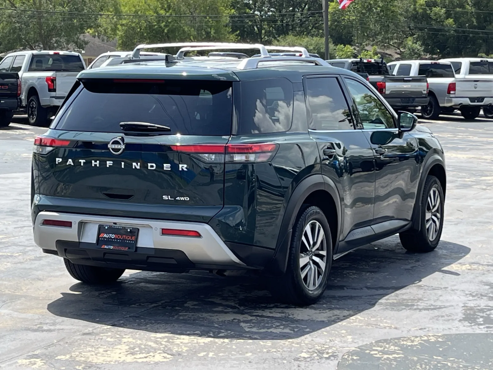 Nissan Pathfinder photo 8