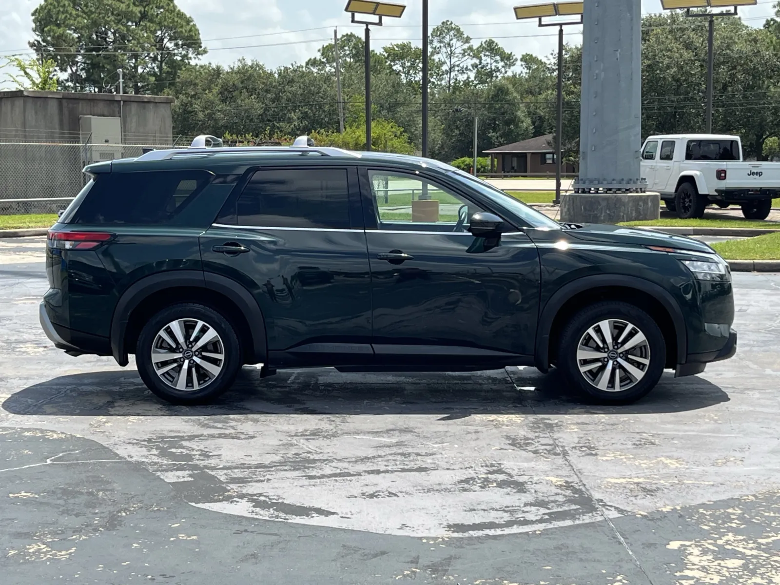 Nissan Pathfinder photo 9