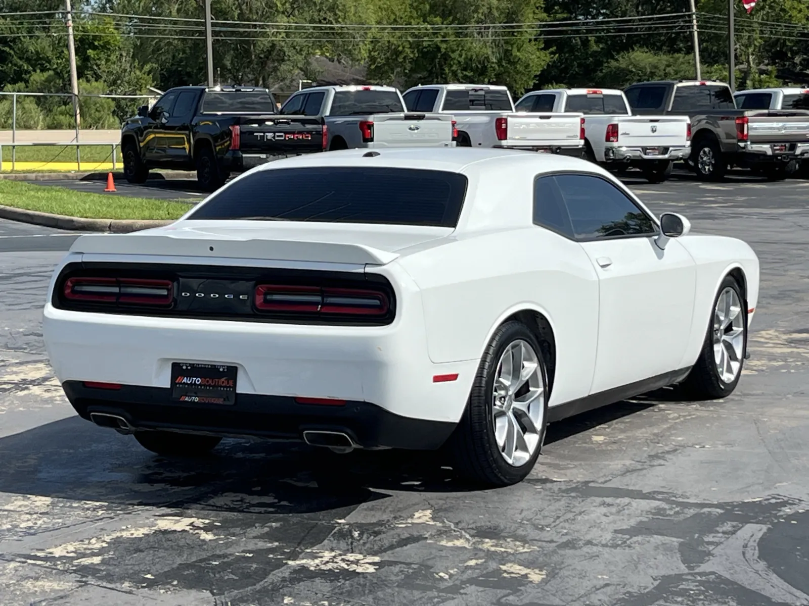 Dodge Challenger photo 7