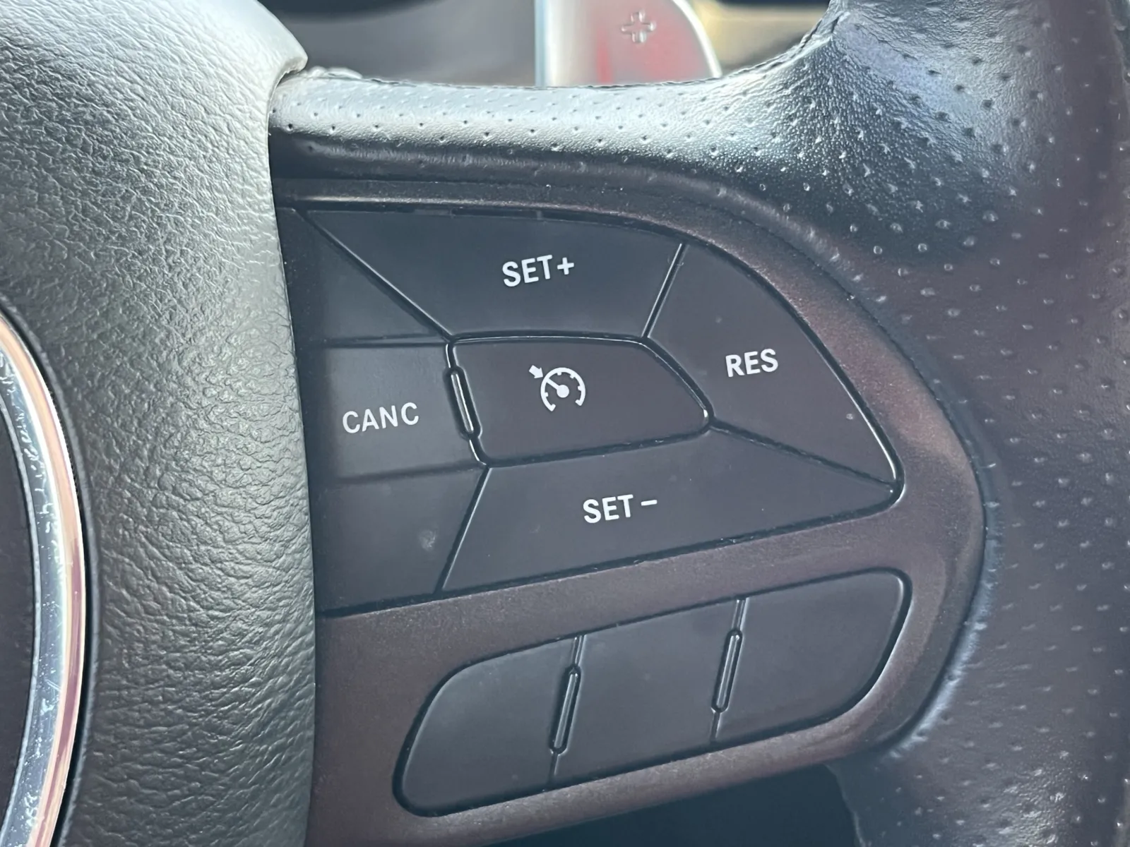 Dodge Challenger photo 17