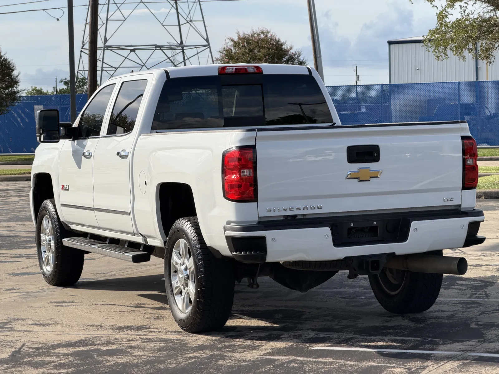 Chevrolet Silverado photo 15