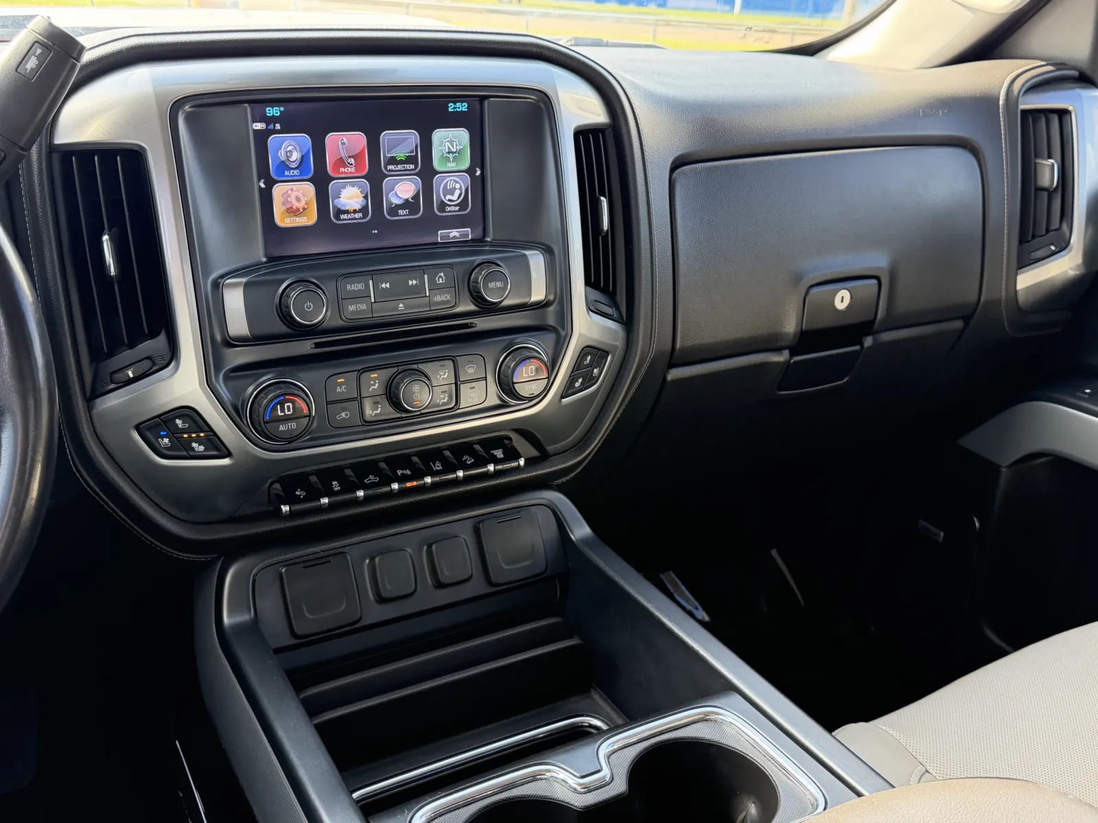 Chevrolet Silverado photo 20