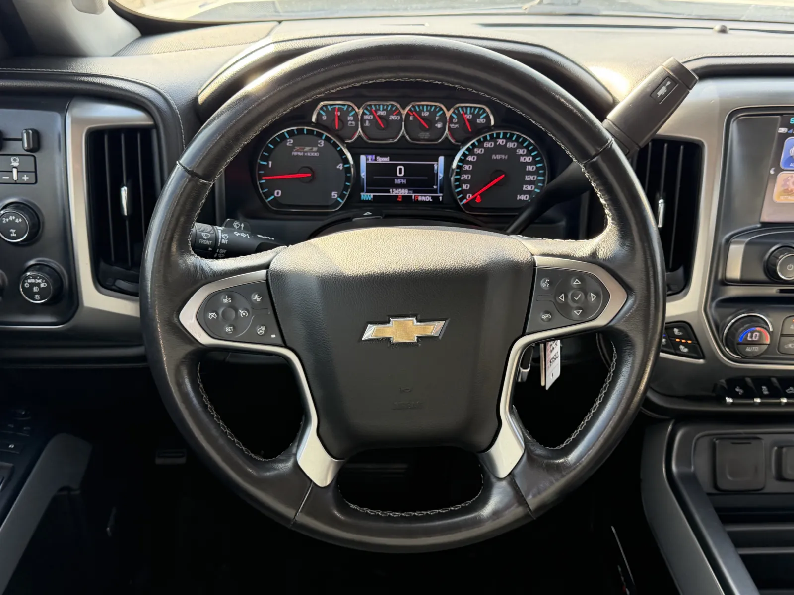 Chevrolet Silverado photo 6