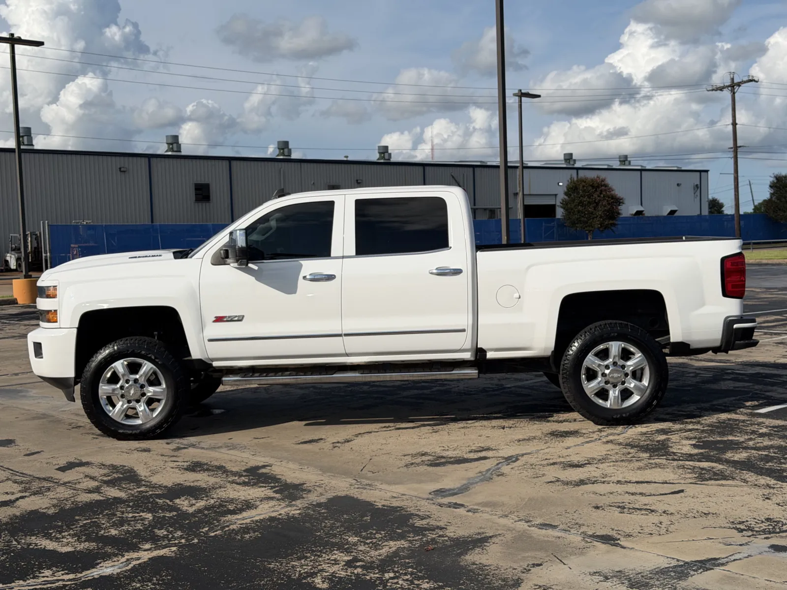 Chevrolet Silverado photo 17