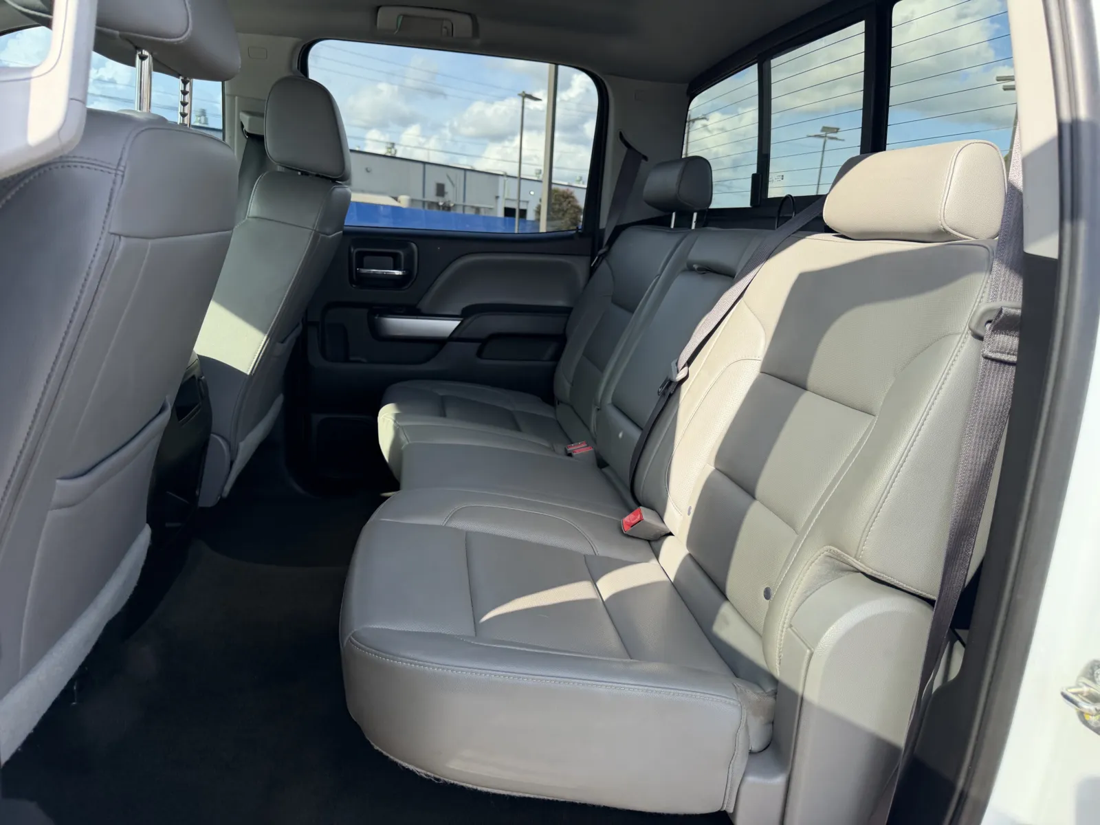 Chevrolet Silverado photo 26
