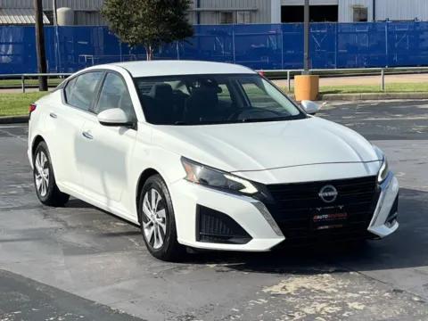 Photos of 2023 Nissan Altima 2.5 S for sale in Alvin, TX at Auto Boutique Texas