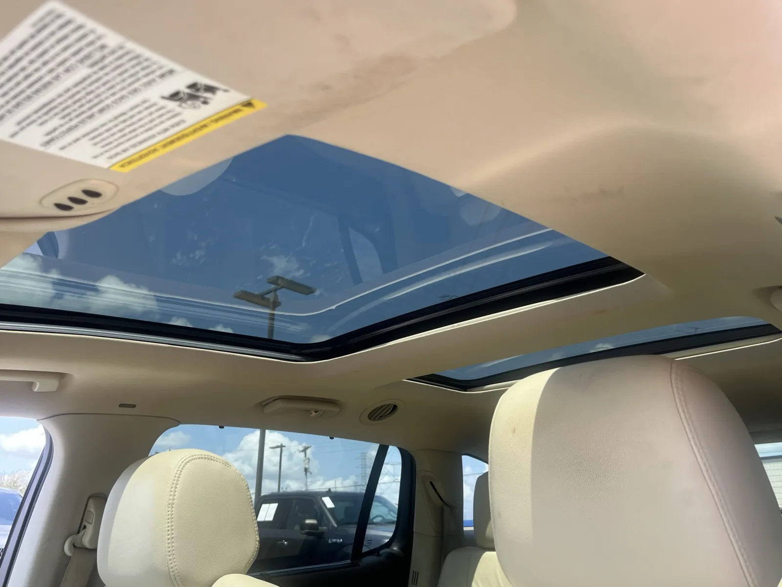 Lincoln MKT photo 7