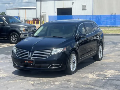 Photos of 2018 Lincoln MKT Reserve for sale in Alvin, TX at Auto Boutique Texas