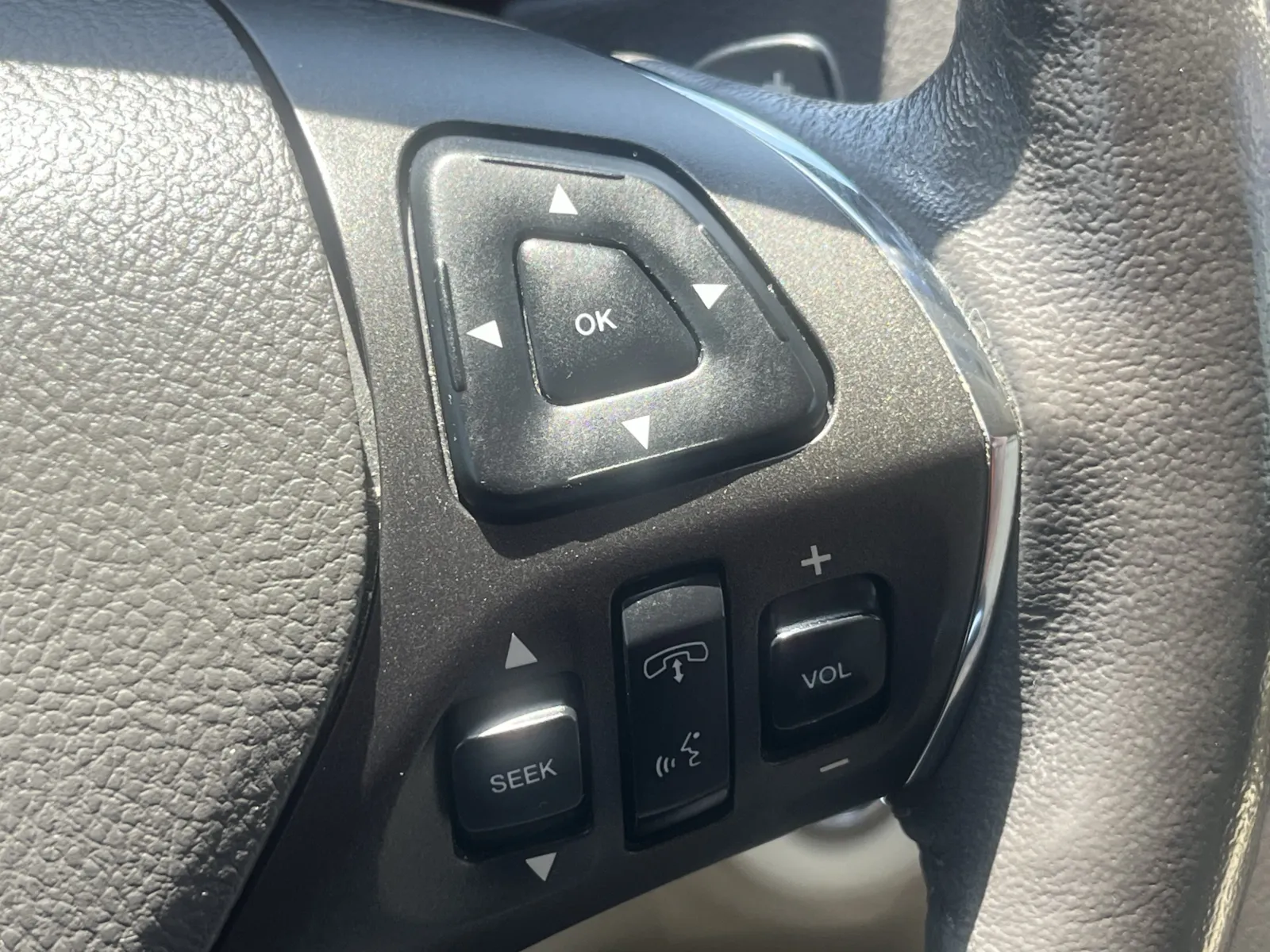 Lincoln MKT photo 20