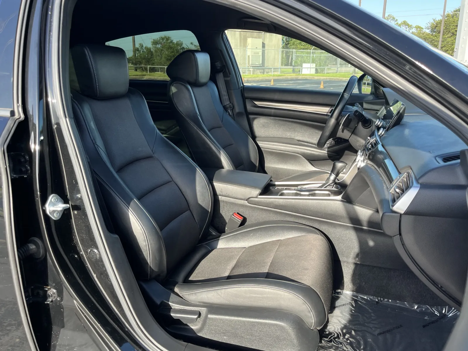 Honda Accord photo 25
