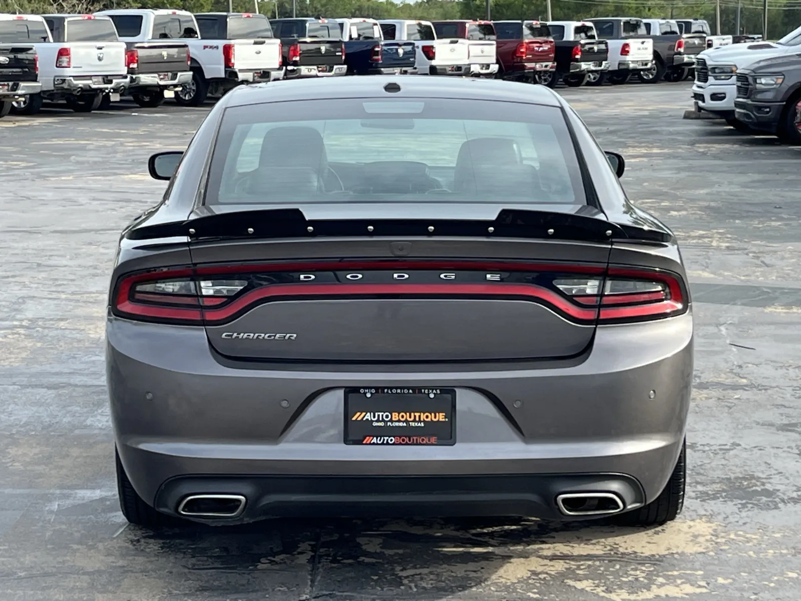 Dodge Charger photo 8