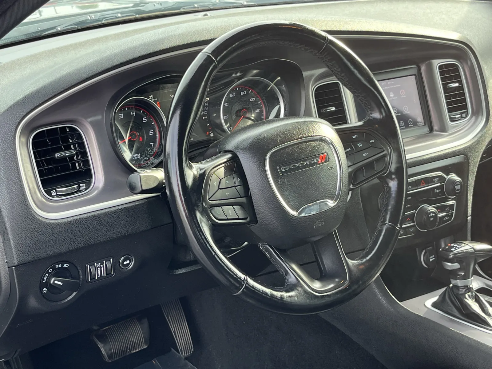 Dodge Charger photo 15