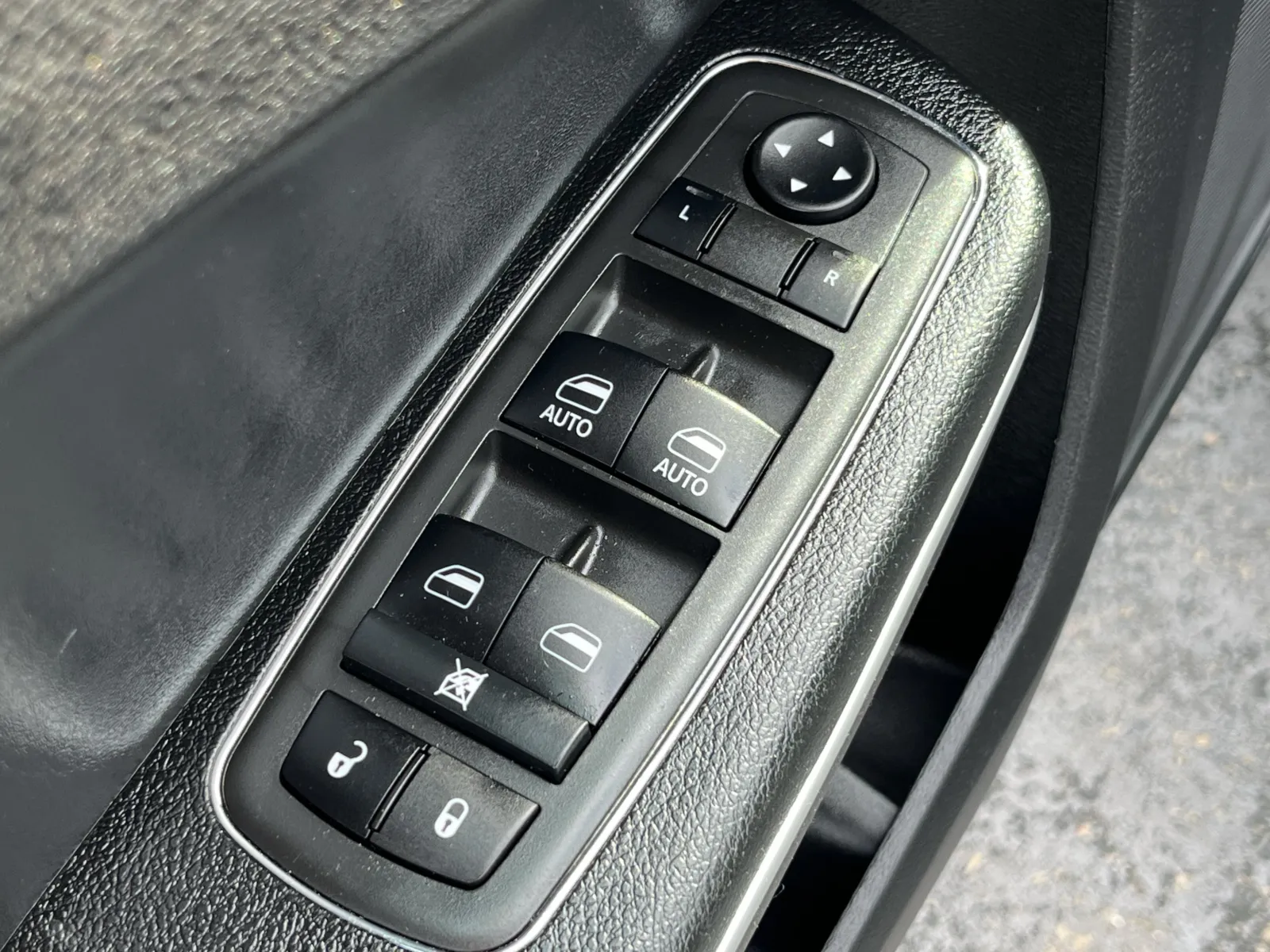 Dodge Charger photo 25