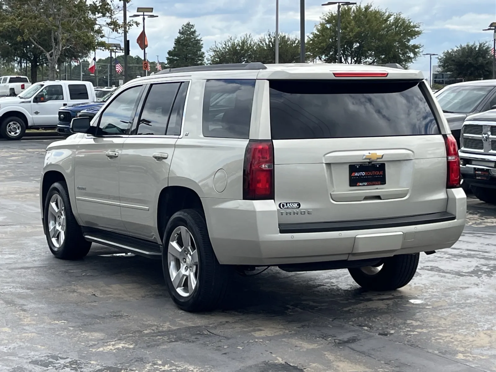 Chevrolet Tahoe photo 11