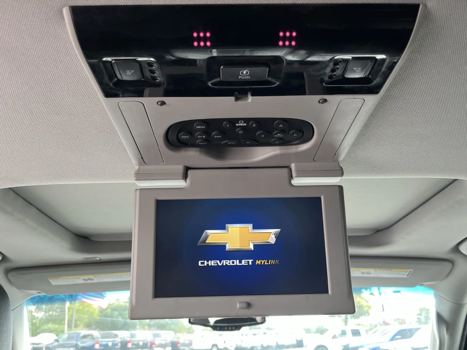 Chevrolet Tahoe photo 8