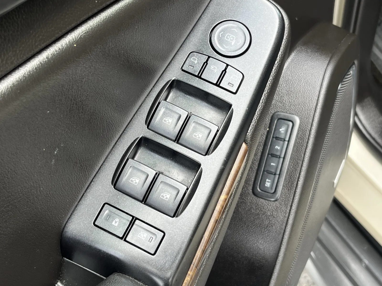 Chevrolet Tahoe photo 27