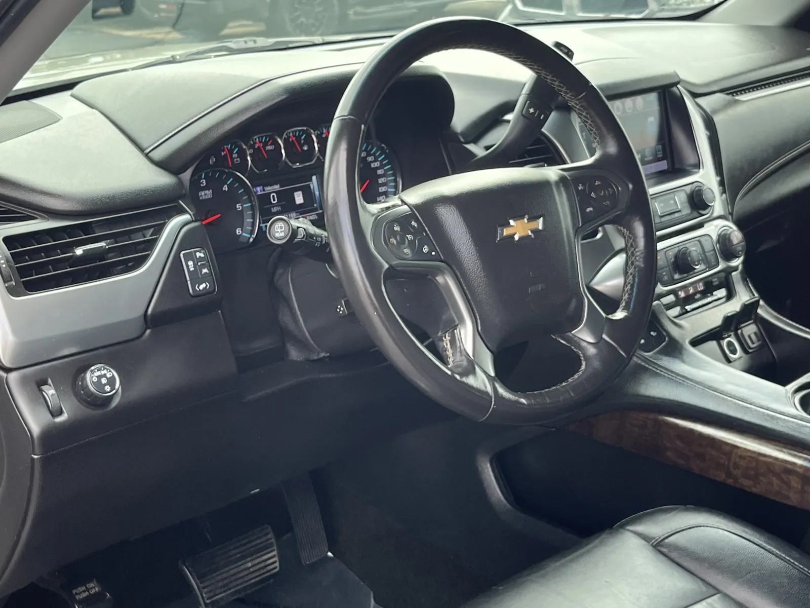 Chevrolet Tahoe photo 17