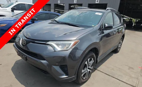 Gray 2018 Toyota RAV4 LE for sale in Alvin, TX