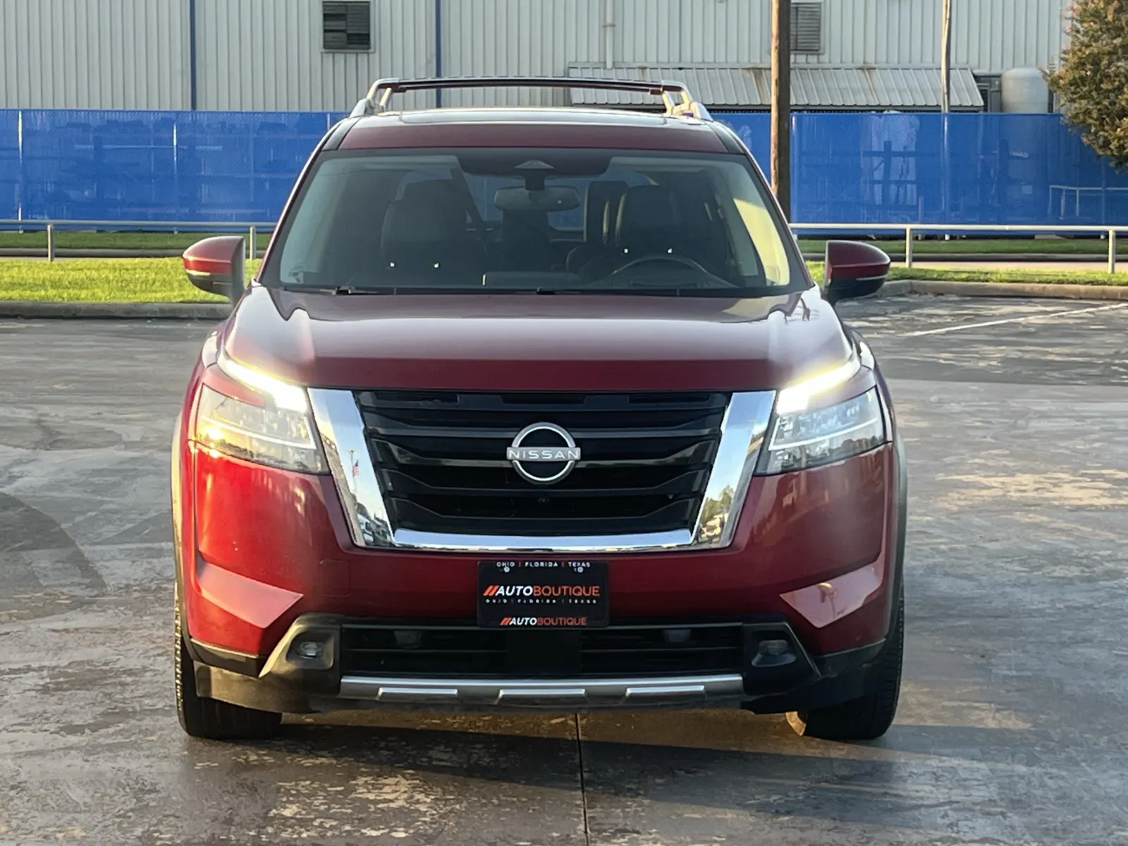 Nissan Pathfinder photo 4