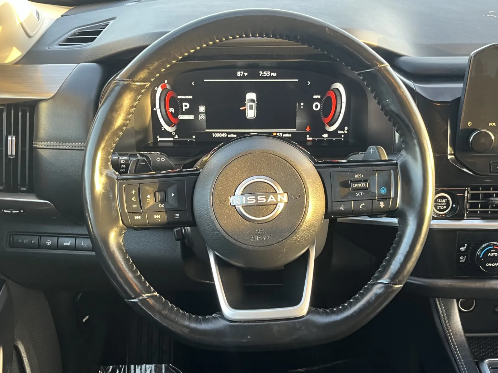 Nissan Pathfinder photo 13