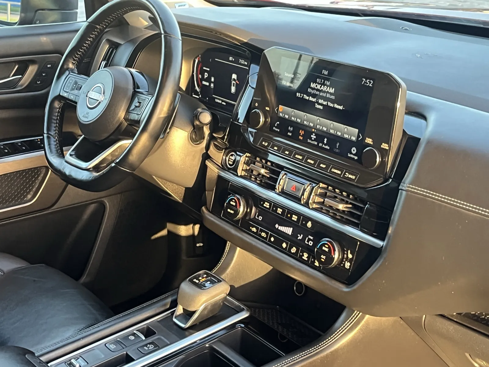 Nissan Pathfinder photo 11