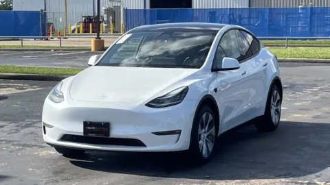 White 2022 Tesla Model Y Long Range for sale in Alvin, TX