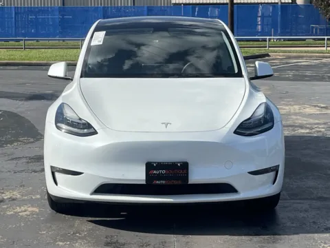 More photos of 2022 Tesla Model Y Long Range at Auto Boutique Texas, TX