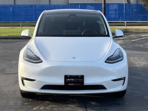 More photos of 2022 Tesla Model Y Long Range at Auto Boutique Texas, TX