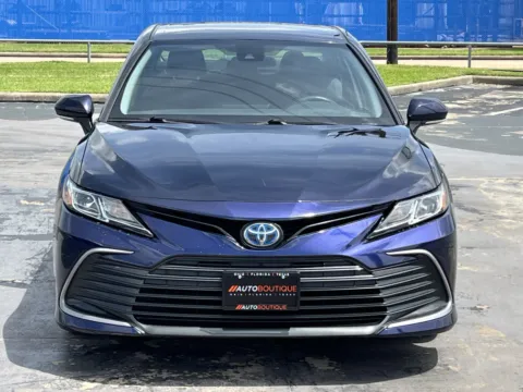 More photos of 2022 Toyota Camry Hybrid LE at Auto Boutique Texas, TX